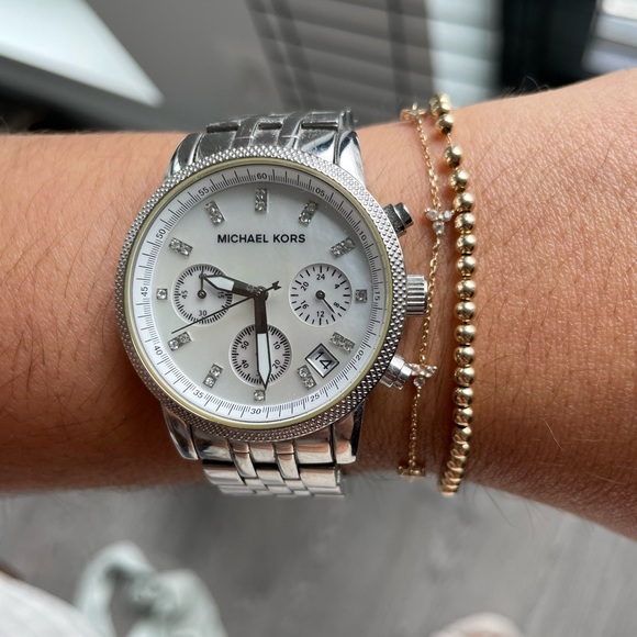 Michael Kors Women's MK5020 Mother of Pearl Chronograph Stainless Steel Watch ⏱✨ - Picture 2 of 4